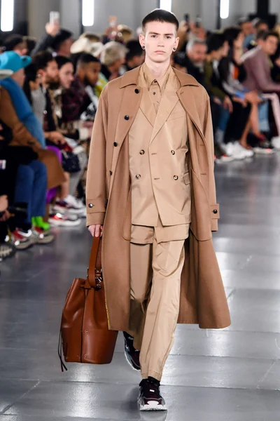Look 11